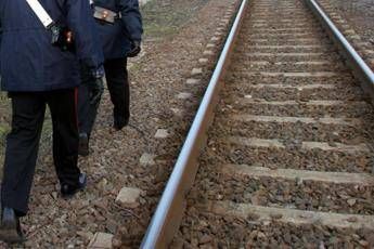 Cadavere sui binari vicino a Oriolo Romano, treni sospesi su linea Roma-Viterbo