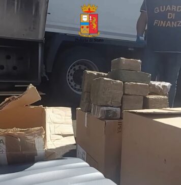hashish Guardia di Finanza sequestro Tir