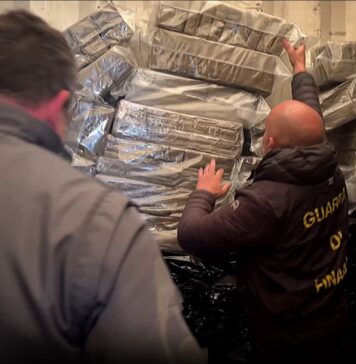 Guardia di Finanza hashish