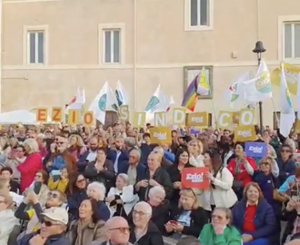 Fiumicino, piazza gremite per i due candidati sindaco Ezio Di Genesio Pagliuca e Mario Baccini 2