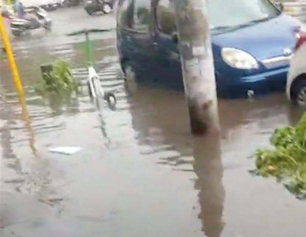 Arriva l'ex ciclone Oscar, allagamenti a Roma e litorale sud: le immagini social (VIDEO) 12