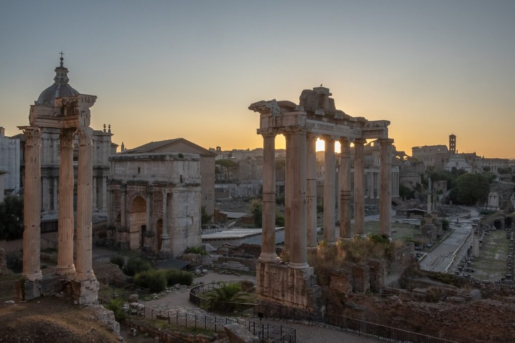 “Immaginate un Foro Romano che brilla al buio”: le idee del ministro Giuli per rilanciare il turismo a Roma 1 “Immaginate un Foro Romano che brilla al buio”: le idee del ministro Giuli per rilanciare il turismo a Roma 1