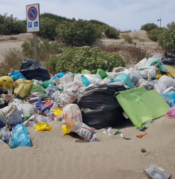 OSTIA-CANCELLI-RIFIUTI-INGLOBATI-DUNE-LUGLIO-26-2023