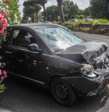 via Cristoforo Colombo incidente all'altezza dell'Infernetto -canaledieci