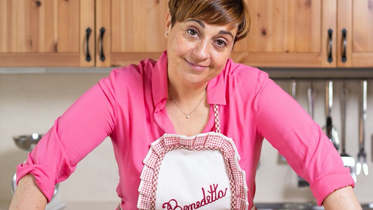 Ultimo libro di ricette di Benedetta Rossi: in cucina con la friggitrice ad  aria
