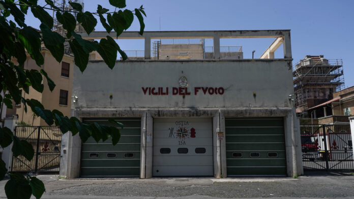 vigili del fuoco pompieri ostia via Celli caserma canaledieci