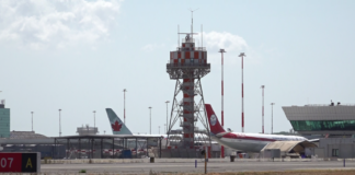 torre di controllo Fiumicino aeroporto Leonardo da Vinci aerei pista canaledieci