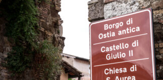 Ostia Antica borgo medievale insegna tabella stradale quartiere canaledieci