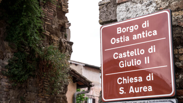 Ostia Antica borgo medievale insegna tabella stradale quartiere canaledieci