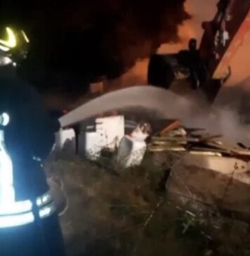 Roma, maxi incendio a via di Ponte Mammolo - Canaledieci.it