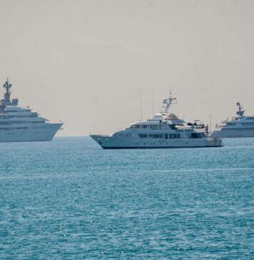 YACHT OPERA TELOEOST LEMON TREE
