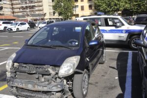 Causa incidente e scappa: caccia all'automobilista pirata di Ostia (VIDEO) 1