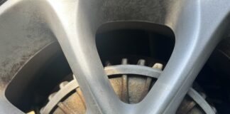 Ostia, razzia di pneumatici dalle auto in sosta: come difendersi