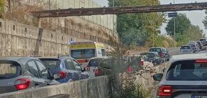 Roma, via Ostiense: circolazione in tilt per incidente