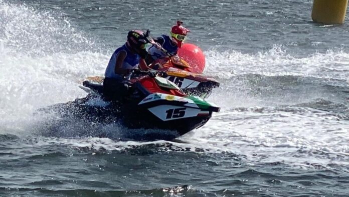 Piazzale Molinari si trasforma nel circuito del nuovo appuntamento con il campionato italiano moto d'acqua, tra gare a due passi dalla riva, spazi dedicati ai giovani e un villaggio hospitality sul mare