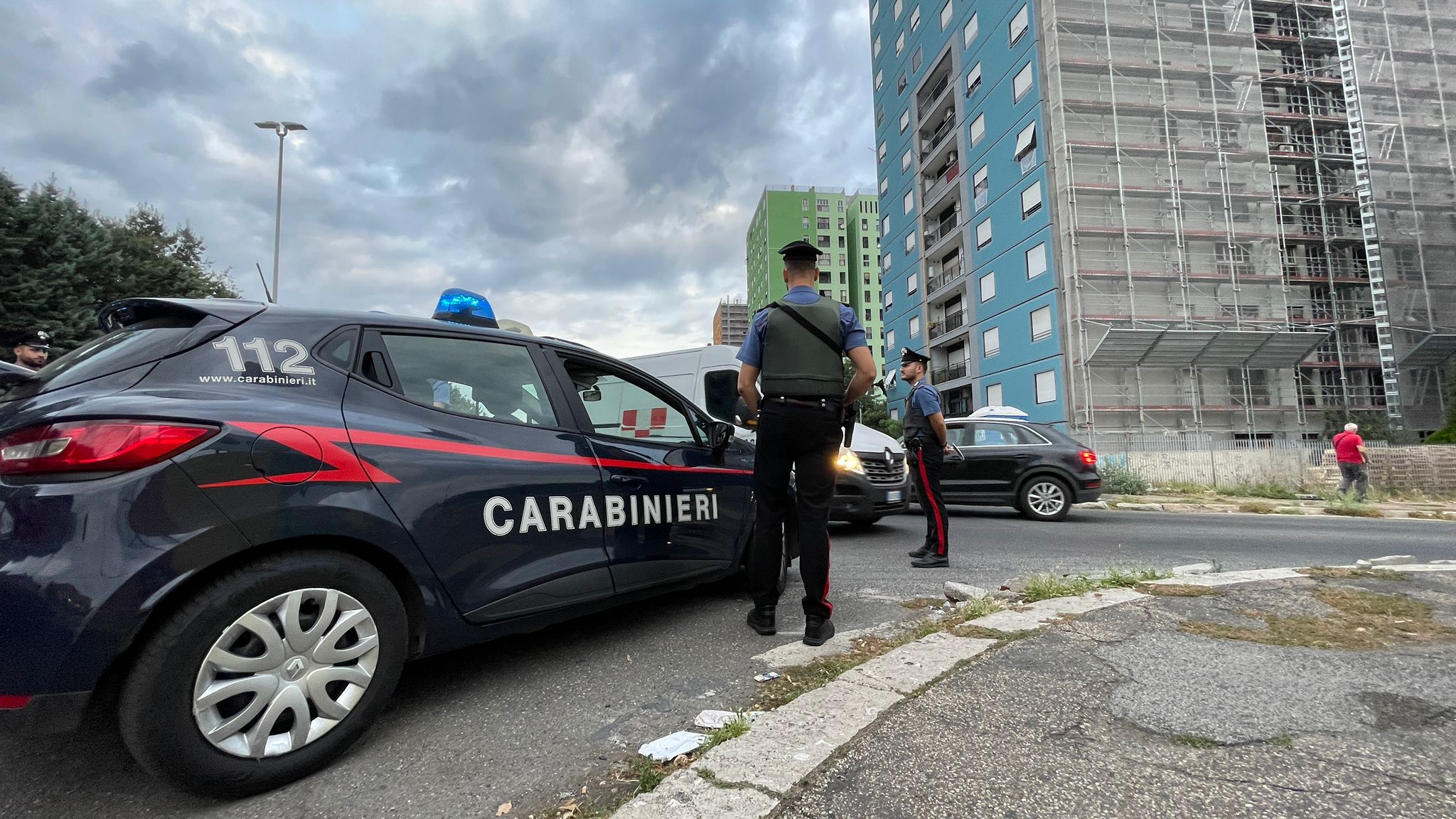 Controlli dei carabinieri a Tor Bella Monaca