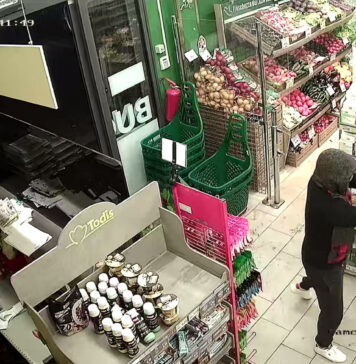 Rapinatori in azione al supermercato