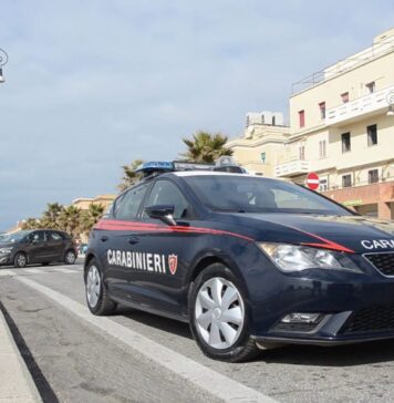 Ostia, maxi operazione dei carabinieri: 2 arresti e 5 denunce. Sedicenne alla guida senza patente