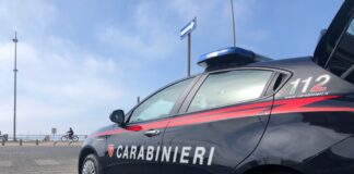 Ostia, ladro straniero fermato da due carabinieri donna