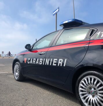 Ostia, ladro straniero fermato da due carabinieri donna