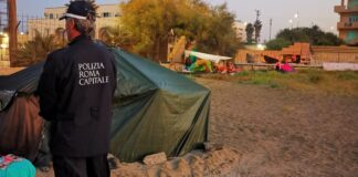 Ostia, rimosse tendopoli sulle spiagge: questi i punti