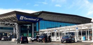 Tentato furto nei duty free dell’aeroporto: otto denunciati dai carabinieri