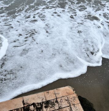 Fregene, l’ erosione avanza: giù le cabine e metri di spiaggia svaniti (VIDEO) - Canaledieci.it