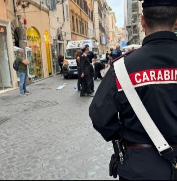 I carabinieri in via Frattina