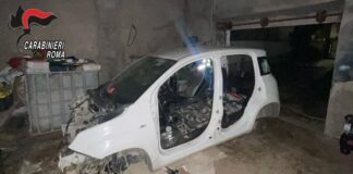 Anzio, smonta auto rubata per venderne i pezzi: officina clandestina scoperta dai carabinieri
