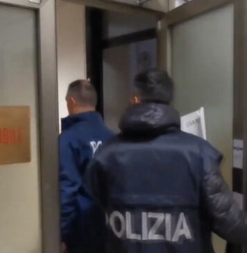 Roma, molesta una bambina di undici anni mentre passeggia con il cane