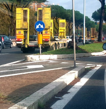 Roma, via Cristoforo Colombo chiusa corsia per lavori: lunghe code - Canaledieci.it