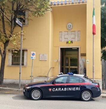 Pomezia, evade dai domiciliari e cerca di nascondersi in un albergo: arrestato