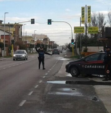 Pomezia, atti persecutori contro ex compagna alla fermata del bus: 60enne arrestato dai carabinieri