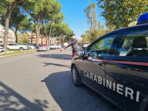 Centocelle, blitz dei carabinieri: 4 denunce, sanzioni per oltre 10mila euro e controlli su strada