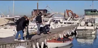 Fiumicino, il mistero della barca apparsa al Vecchio Faro (VIDEO)