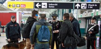 Fiumicino, ladri di natale al duty free: denunciati 19 passeggeri