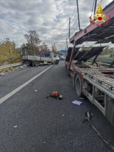Autostrada A12 Roma-Civitavecchia: chiuso tratto per incidente tra furgone e bisarca 1