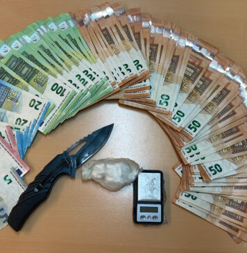 Roma, doppio arresto della Polizia: sequestrati contanti, coltello e droga