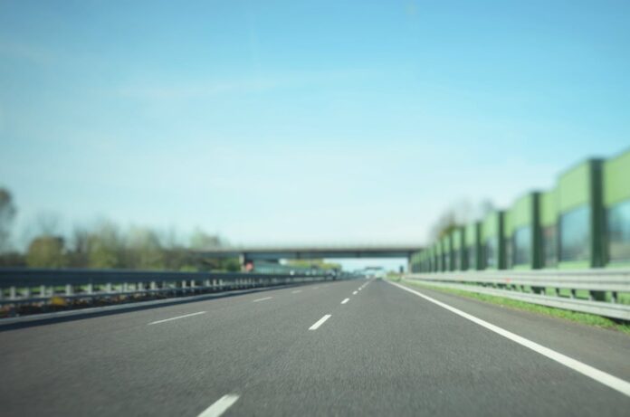 Autostrada A1 Roma-Napoli: auto in avaria provoca sette chilometri di coda