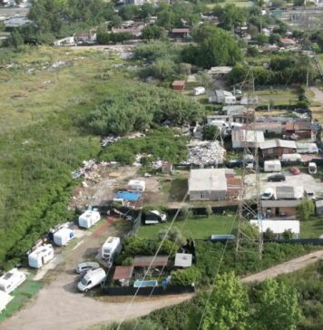 Il campo nomadi di albuccione di guidonia visto dall'alto