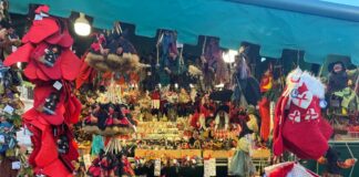 Il mercatino di Natale di Piazza Navona: artigianato natalizio in mostra e tanti eventi per i bambini (VIDEO)