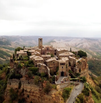 Gita fuoriporta a Civita di Bagnoregio: tra i vicoli e i paesaggi della “città che muore”