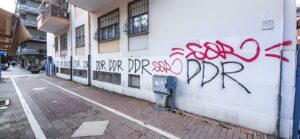 Ostia, De Rossi: via delle Baleniere imbrattata con la scritta "DDR"