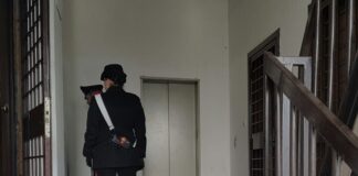 Pomezia, droga nascosta nel vano dell’ascensore: un arresto dei carabinieri