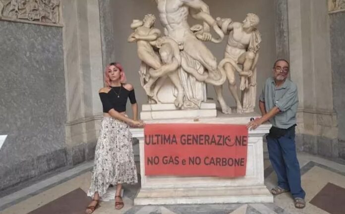 Il blitz degli attivisti ai Musei Vaticani