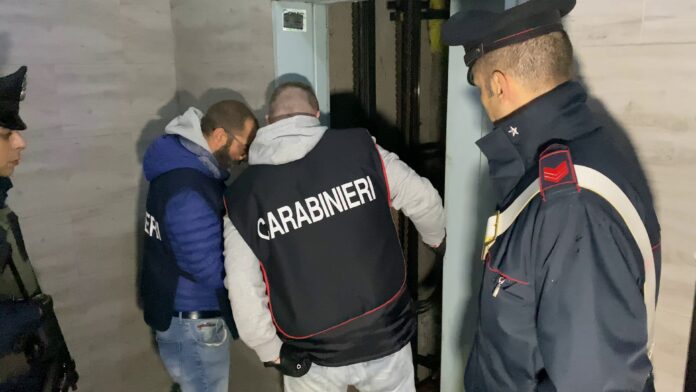 Roma, blitz antidroga dei carabinieri: 15 arresti e centinaia di dosi sequestrate