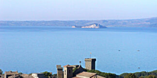 Gita fuoriporta, Bolsena: dal borgo al lago tra natura, arte, piatti tipici e tanto sport