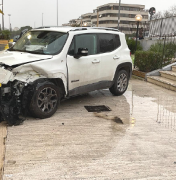 ROMA-CARAMBOLA-AUTO-JEEP-2-FERITI