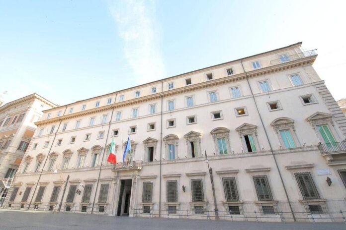 Iran, Palazzo Chigi: “Civili non possono pagare il prezzo delle colpe del regime”
