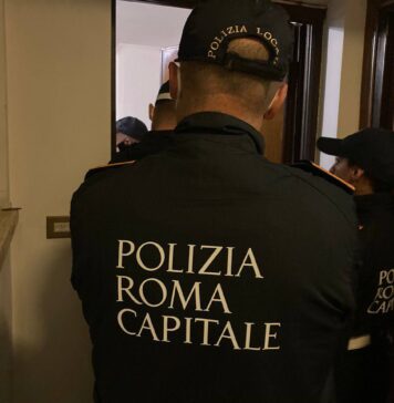 A sventare l'occupazione i vigili urbani di Roma Capitale
